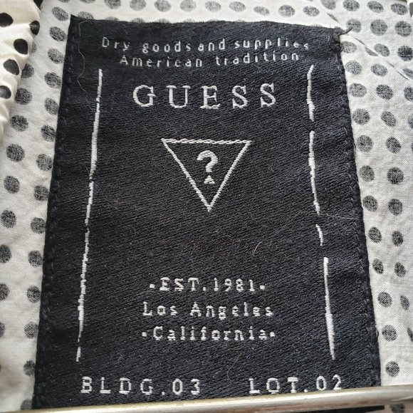 Guess Brand Slim Fit Mens short sleeved shirt, size Medium - Picture 1 of 7